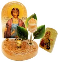 Икона большая с подсвечником из селенита, с цветами 110*100*65 мм "Святой Михаил"