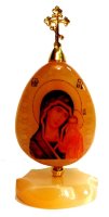 Икона из селенита яйцо на подставке с крестом "Б. М. Казанская"