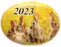 Панно магнит из селенита, с символом года 2023 "Кролики № 3"