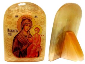 Икона из селенита "Божией Матери Избавительница" 