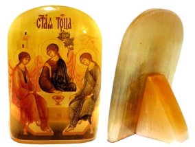 Икона из селенита с подставкой "Святая Троица" 