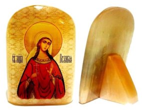 Именная икона из селенита "Святая Пелагея" 