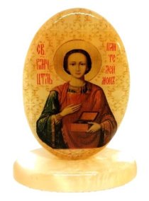 Икона из селенита овал на поставке с фоном "Св. Пантелеимон" 
