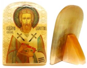 Икона из селенита с подставкой "Священномученик Валентин" 